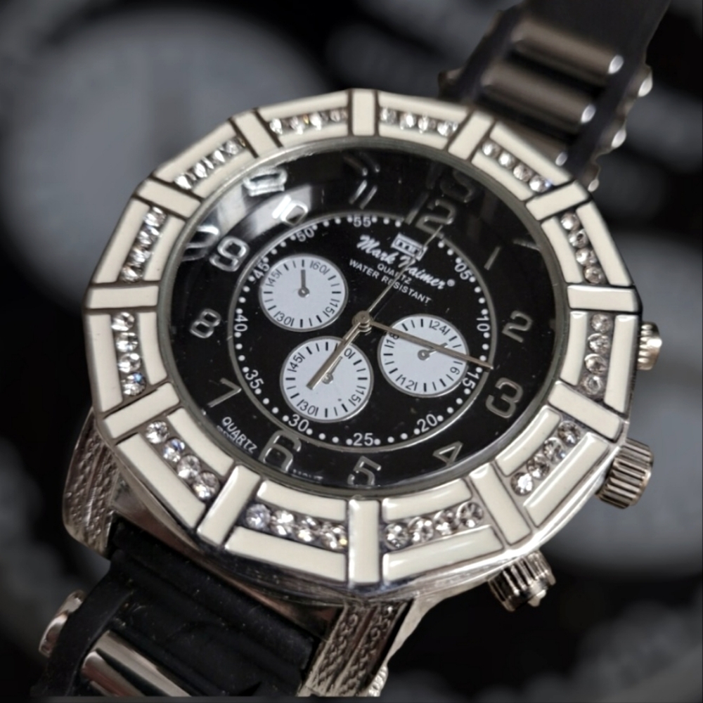 Big Face Crystal Black & White Water Resistant Quartz Watch Rubber Band NWOT